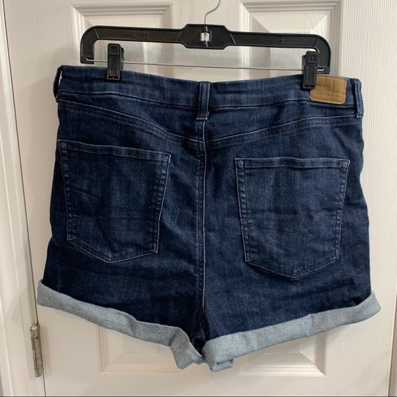 American Eagle Curvy Super High Waisted Shorts - Picture 2 of 4